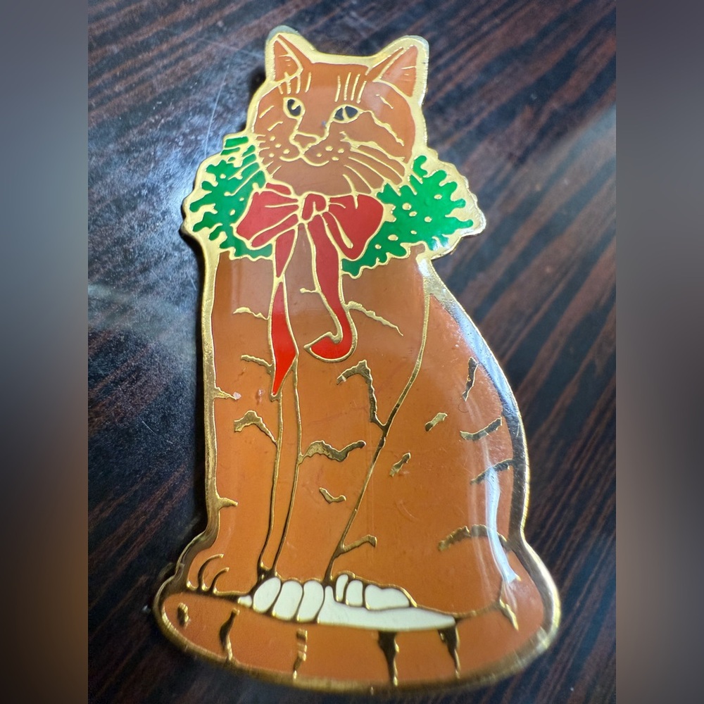 Vintage‎ Schmid 1985 Gordon Fraser Cat with Red Bow Christmas holiday Pin